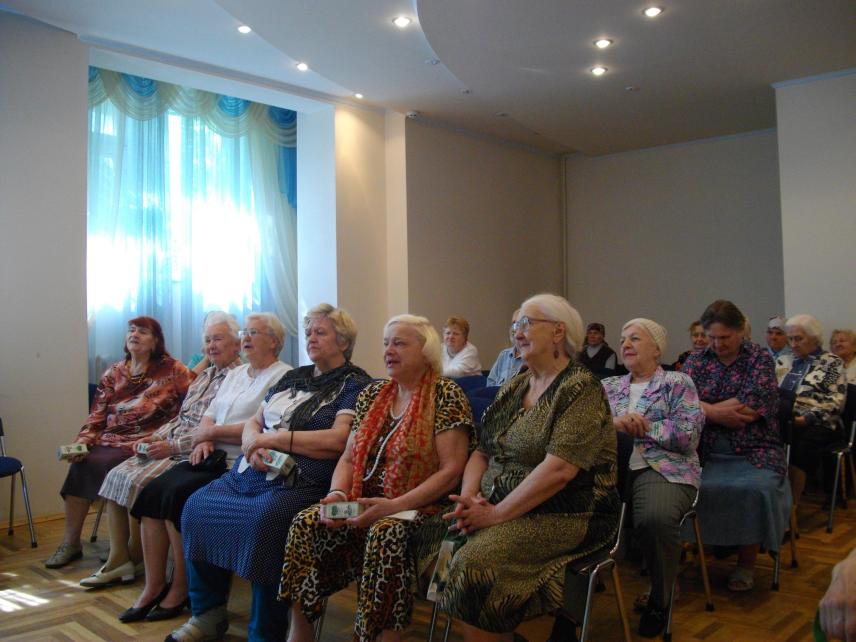 Фото 4 до новини Відвідування будинків ветеранів війни та праці