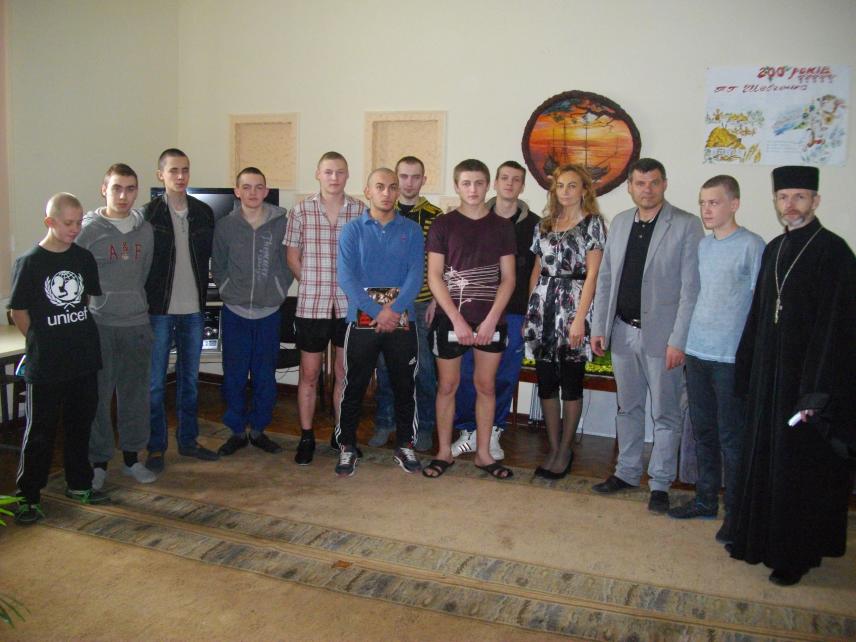 Фото 2 до новини Лук'янівське СІЗО. З Днем захисту дітей. 2014 р.