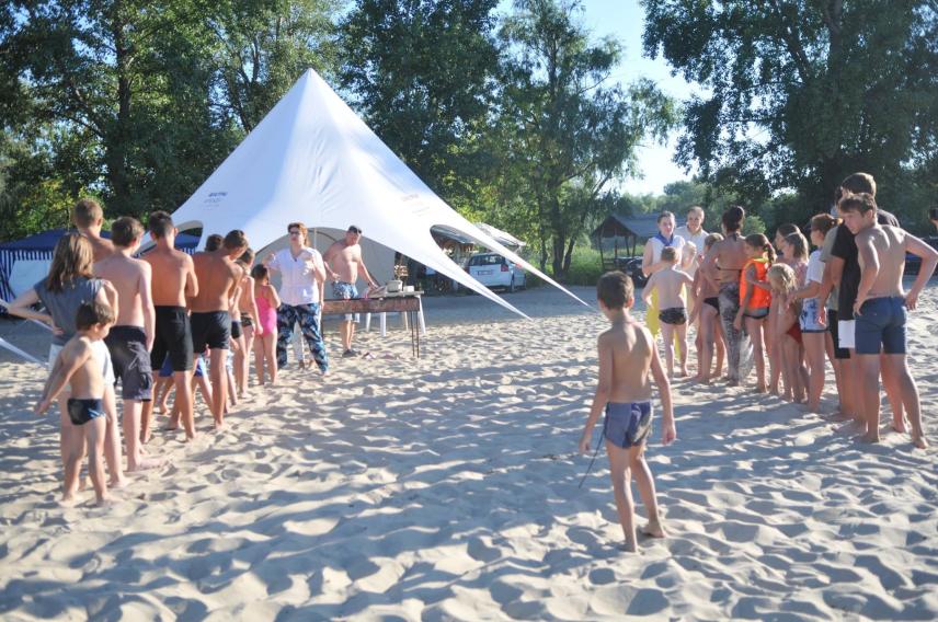 Фото 5 до новини 10 серпня 2018 року. Жива енергія Теріторії гідності. Діти з трьох дитячих будинків. Діти з інвалідністю.