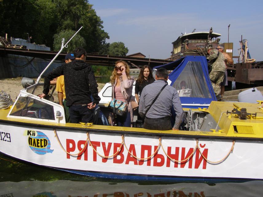 Фото 3 до новини 21 вересня 2017 року. Акція,  присвячена проблемому стану р. Дніпро.