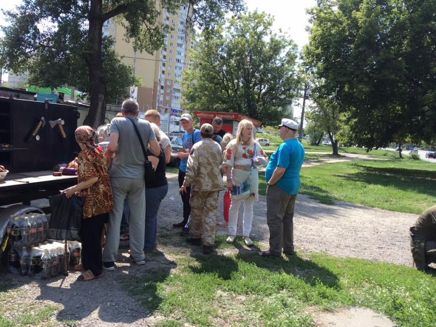 Фото 4 до новини 20 липня 2019. Акція з команді Громадянського руху « Україна. Воля. Життя» під гаслом: Не голосуйте за гречку, голосуйте серцем!