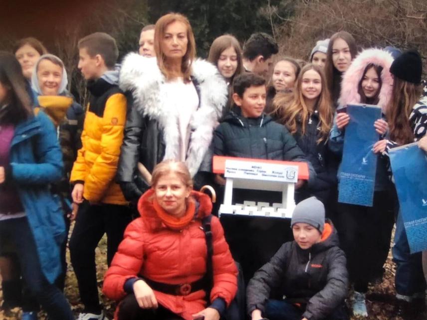 Фото 11 до новини Встановлення годівничок в парках та місцях відпочинку