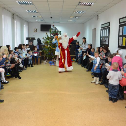 Фото 1 до новини Організація новорічного ранку для дітей працівників пенітенціарної служби